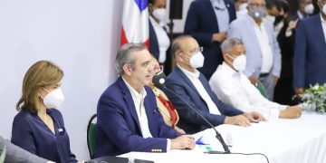 Luis Abinader a sus funcionario: el Gobierno “no es un botín político”