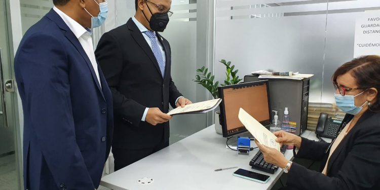 Diputado Elías Matos deposita resolución que solicita al PE incluir a transportistas en programas de asistencias