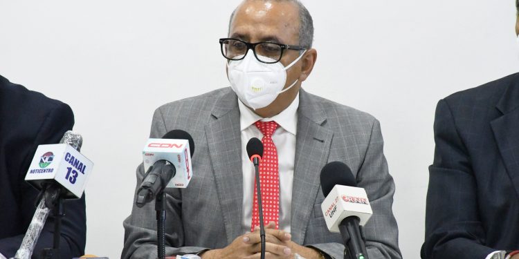 Autoridades advierten cumplimiento de medidas restrictivas será vital para flexibilizar toque de queda