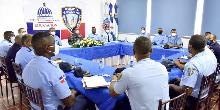 Policía Escolar redobla seguridad para proteger equipos tecnológicos en escuelas