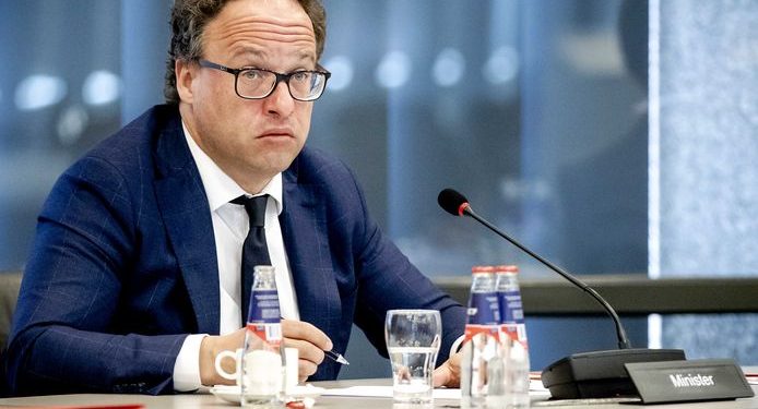 Ministro Países Bajos favorece envejecientes criollos reciban pensión completa en RD