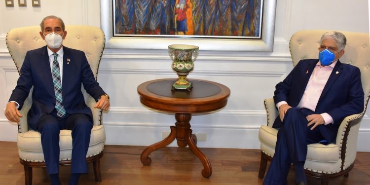 Ministro del MESCYT y presidente del Senado analizan perspectivas de educación superior