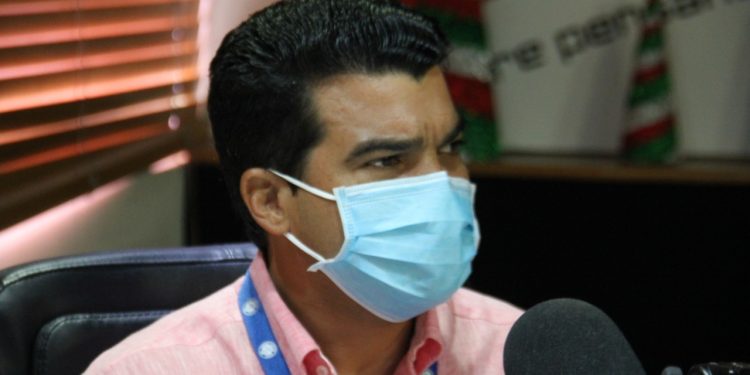 Arnaud denuncia existía plan para privatizar Agua Potable