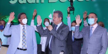 Senador de San Pedro de Macorís oficializa su traspaso a la Fuerza del Pueblo y deja al PLD con tan solo tres senadores.