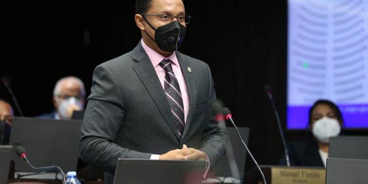 Cámara de Diputados juramenta a tres nuevos diputados que llenaron vacantes en PRM