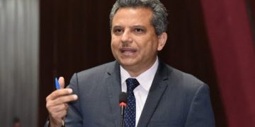 Fidel Santana dice que cumple todas las condiciones para aspirar a Defensor del Pueblo