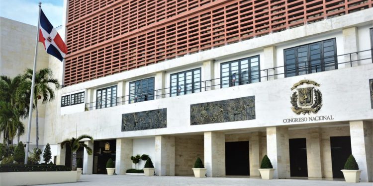 La Comisión Permanente de Salud Pública del Senado de la República fusiona proyectos de ley sobre detección temprana de hipoacusia neurosensorial o sordera