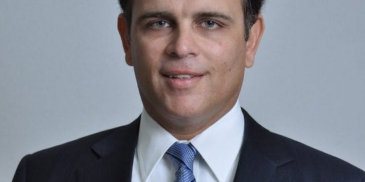 Ministro de Hacienda aclara: Gobierno nunca ha contemplado un impuesto a las remesas