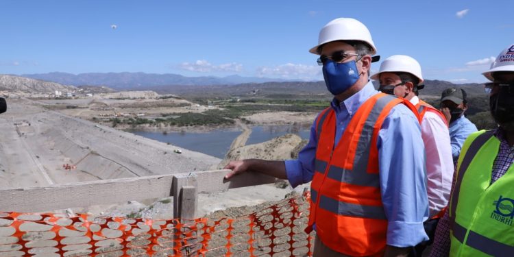 Presidente anuncia terminación presa Monte Grande en agosto próximo año y Presa de Guayubín estará lista en 24 Meses.