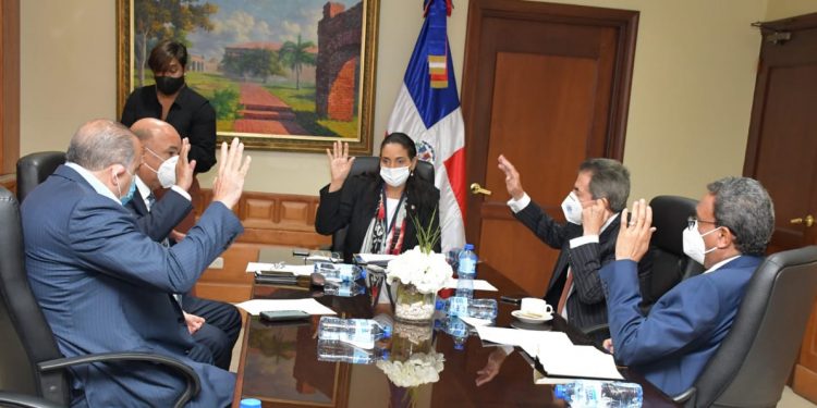 Senadores acuerdan realizar descensos en Peravia y María Trinidad Sánchez para evaluar situación medioambiental.