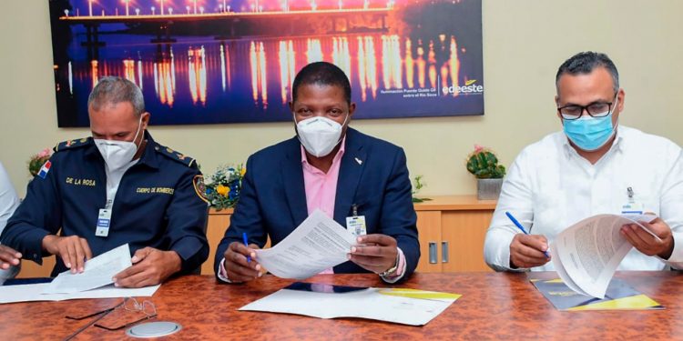 Edeeste llega a acuerdo con autoridades de Bayaguana