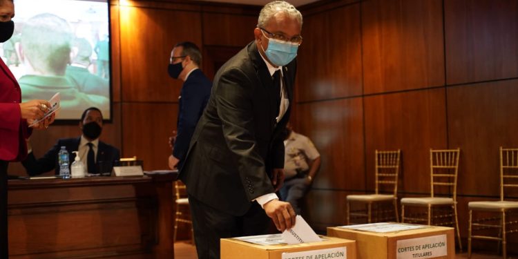 767 jueces y juezas deciden hoy quienes serán nuevos integrantes del Consejo del Poder Judicial.