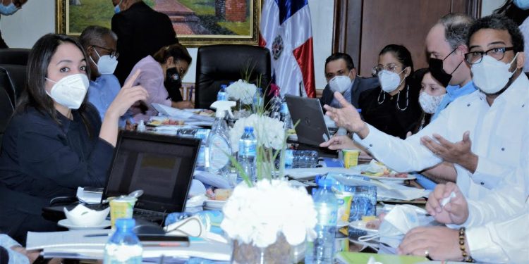 La Comisión Especial del Senado de la República que estudia proyecto de Ley Orgánica que crea el Ministerio de la Vivienda y Edificaciones avanza en conocimiento de la iniciativa.