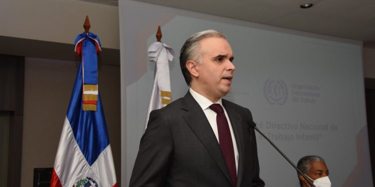 Ministro Luis Miguel De Camps anuncia “Mayo será el mes del trabajo”