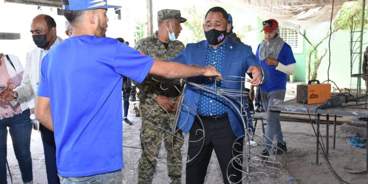 Diputados visitan cárcel de Hermanas Mirabal, comprueban respeto derechos humanos.