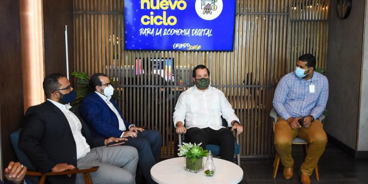 Jorge Villegas consensua proyecto de Economía Digital con sectores y Gobierno