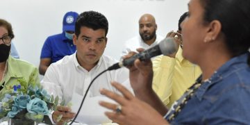 Arnaud garantiza provincias Hermanas Mirabal y Duarte solución en servicio de agua potable y saneamiento