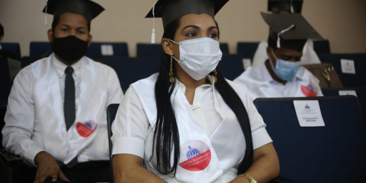 Centros Tecnológicos Comunitarios gradúa a 40 personas en el curso “Empoderamiento en la Discapacidad”