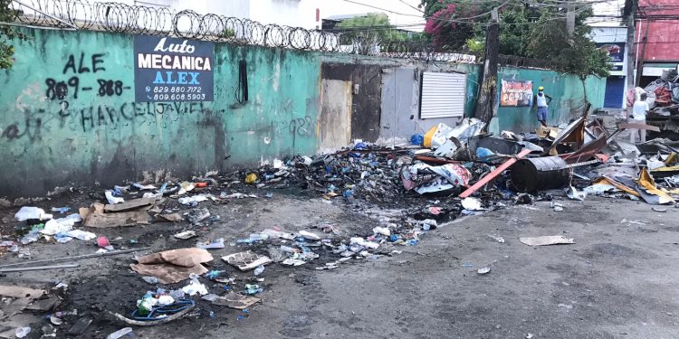 ASDO INICIA DESOCUPACIÓN DE ACERAS Y OTROS ESPACIOS PÚBLICOS