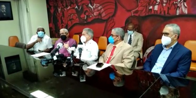 Comienza con rotundo apoyo huelga médica contra ARS humano.