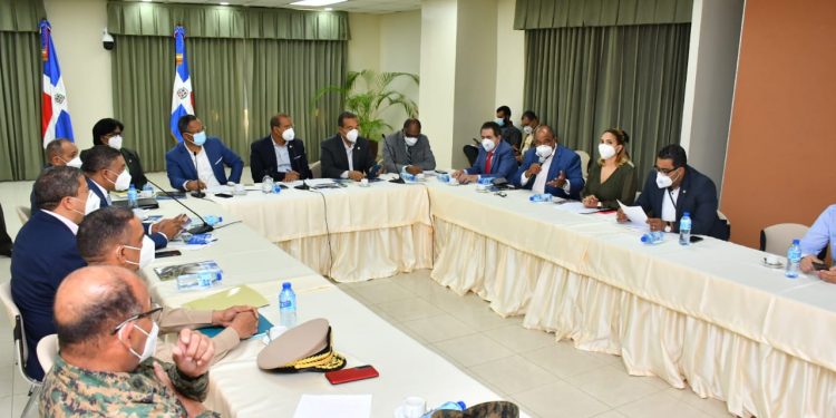 Militares, productores agropecuarios y sindicatos opinan sobre la resolución del habitante fronterizo.