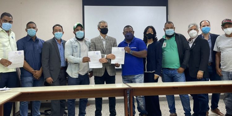 Ministerio de Trabajo informa solución de conflicto entre Falcondo y Trabajadores.