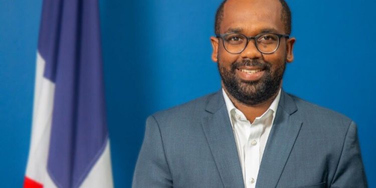 Consejo Superior del Ministerio Público traslada a fiscal Osvaldo Bonilla desde Puerto Plata a Santiago.