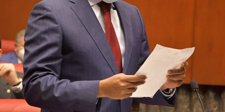 Senador Aris Yván Lorenzo impulsa la construcción de caminos vecinales para interconectar Elías Piña.