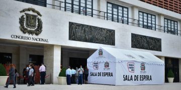 Senado inicia operativo de vacunación contra el covid-19 en la explanada del Congreso Nacional.