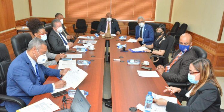 Comisión de Deportes de Senado escucha opinión de CONANI sobre Proyecto de Ley que regula la práctica de béisbol de menores de edad