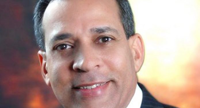 Osiris de León niega presa Haina afecte a 5,000 familias.