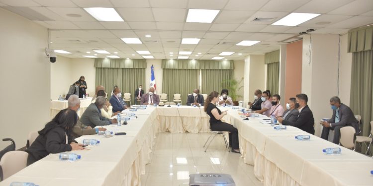 Socializan Proyecto de Ley que regula las políticas públicas para personas sordas