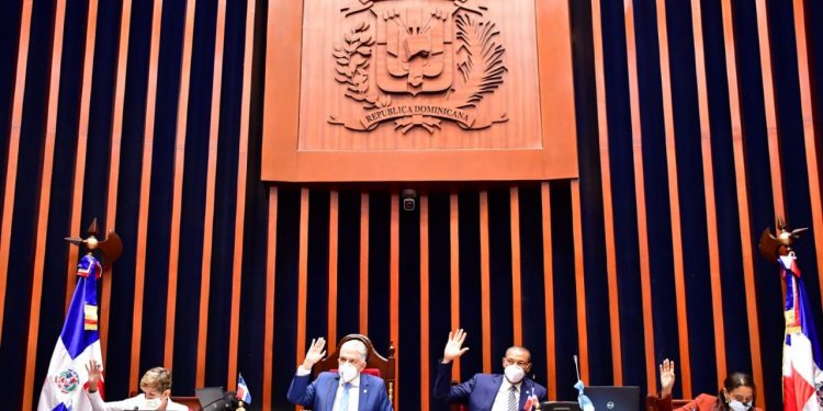 Senado aprueba proyecto de ley incluye en el currículum estudiantil asignaturas sobre prevención de drogas ilícitas