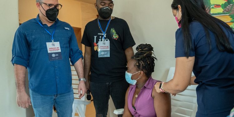 Autoridad Portuaria fortalece en San Cristóbal jornada de vacunación que desarrolla el gobierno en todo el país.