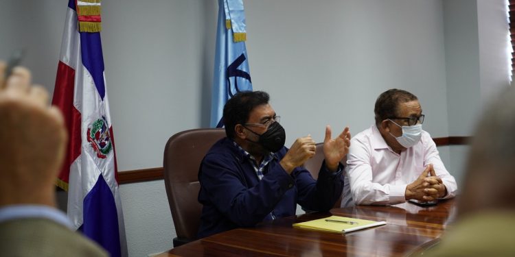 INDRHI e INAPA exploran fuentes para el abastecimiento de agua en Pedernales