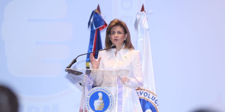 PRM realiza exitoso seminario con sus diputados para fortalecer relación partido-gobierno