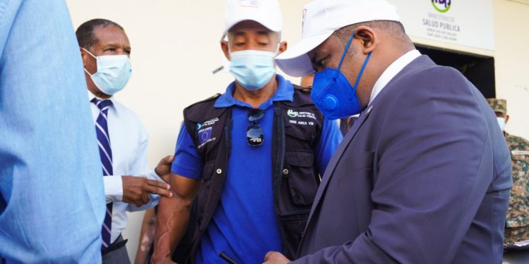 Diputado Sandro Sánchez asegura vacunarse es el camino seguro hacia la reapertura de los sectores económicos