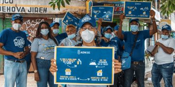 ADN realiza jornada educativa sobre manejo de desechos a viviendas y negocios