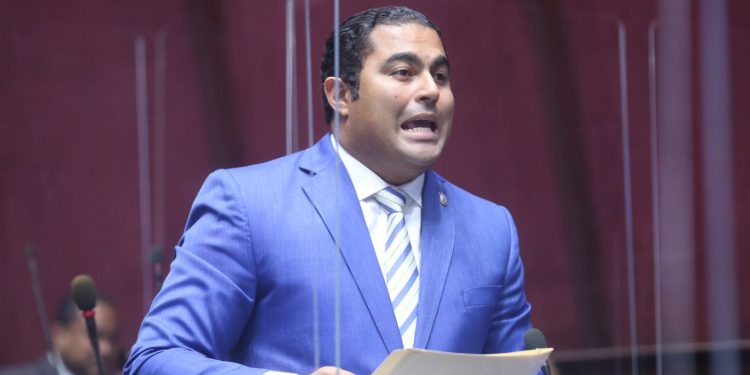 Diputado Carlos de Jesús denuncia contratos sucios afectan servicios de recogida de basura