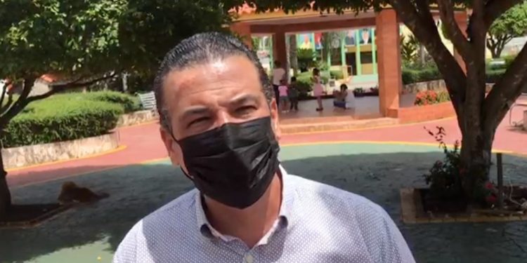 Director provincial INAPA en Monte Plata garantiza servicio de agua en Sabana Grande de Boyá