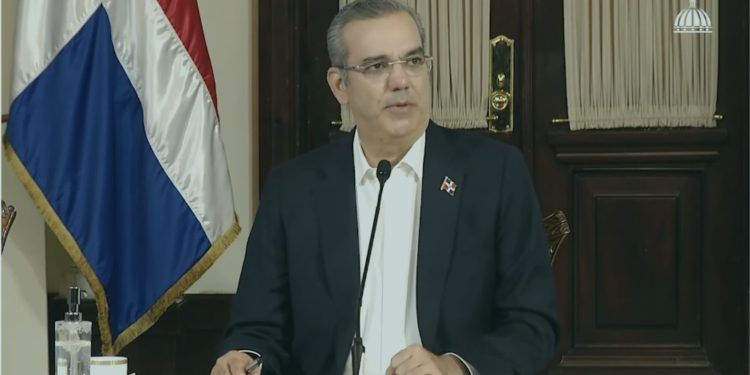 Abinader inicia la transformación de la Policía Nacional y anuncia varias medidas