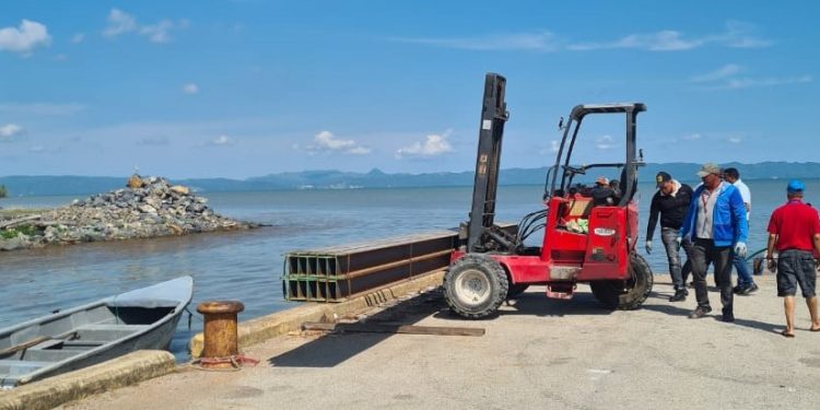 Autoridad Portuaria y Obras Públicas inician trabajos en el muelle de Sabana de la Mar en Hato Mayor
