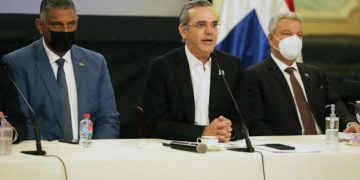 Presidente Abinader promulga Reglamento de Aplicación Ley Orgánica Policía Nacional tras seis años de espera.