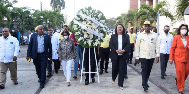 Realizan reconocimiento póstumo a Luís María Vásquez Cabrera facilitador del INFOTEP