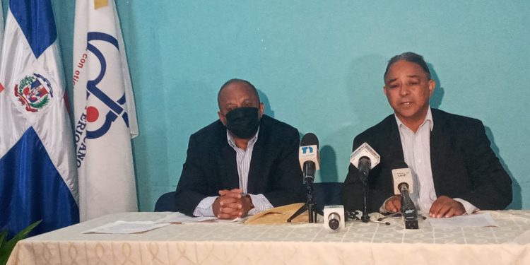 Periodista suspendido exige sentencia