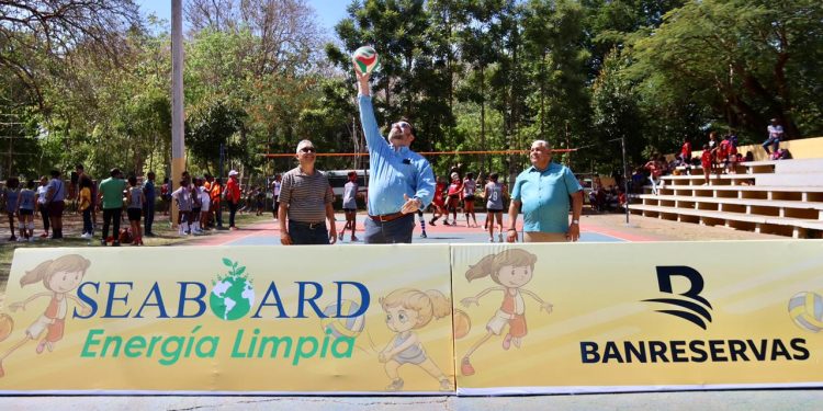 Nuevo Milenio, Caliche, Futuro y Varias Luces ganan en festival voleibol U-13