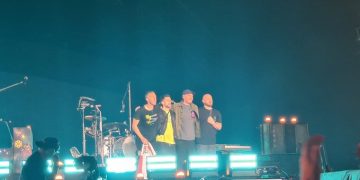 Coldplay monta un gran espectáculo y seduce público dominicano
