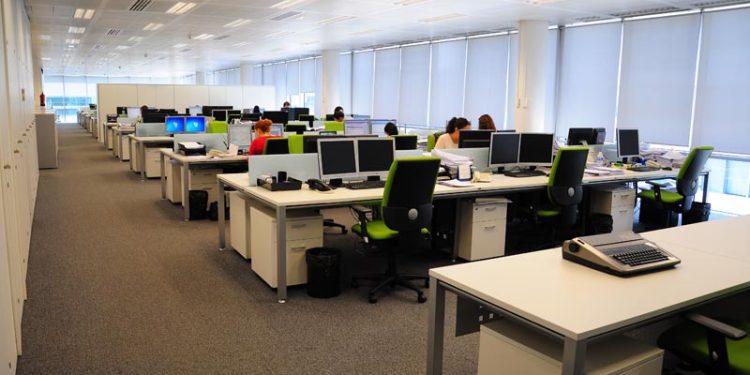 Empleados públicos ponen fin a teletrabajo y deben reportase desde este lunes