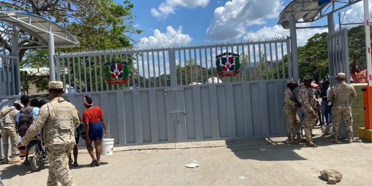 Disponen cierre de puerta Elías Piña-Carrizal por conflicto en aduanas de Haití