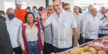 Abinader sobre proyecto tasa cero: “No politicemos esas cosas, que no se opongan a que el pueblo coma más barato”